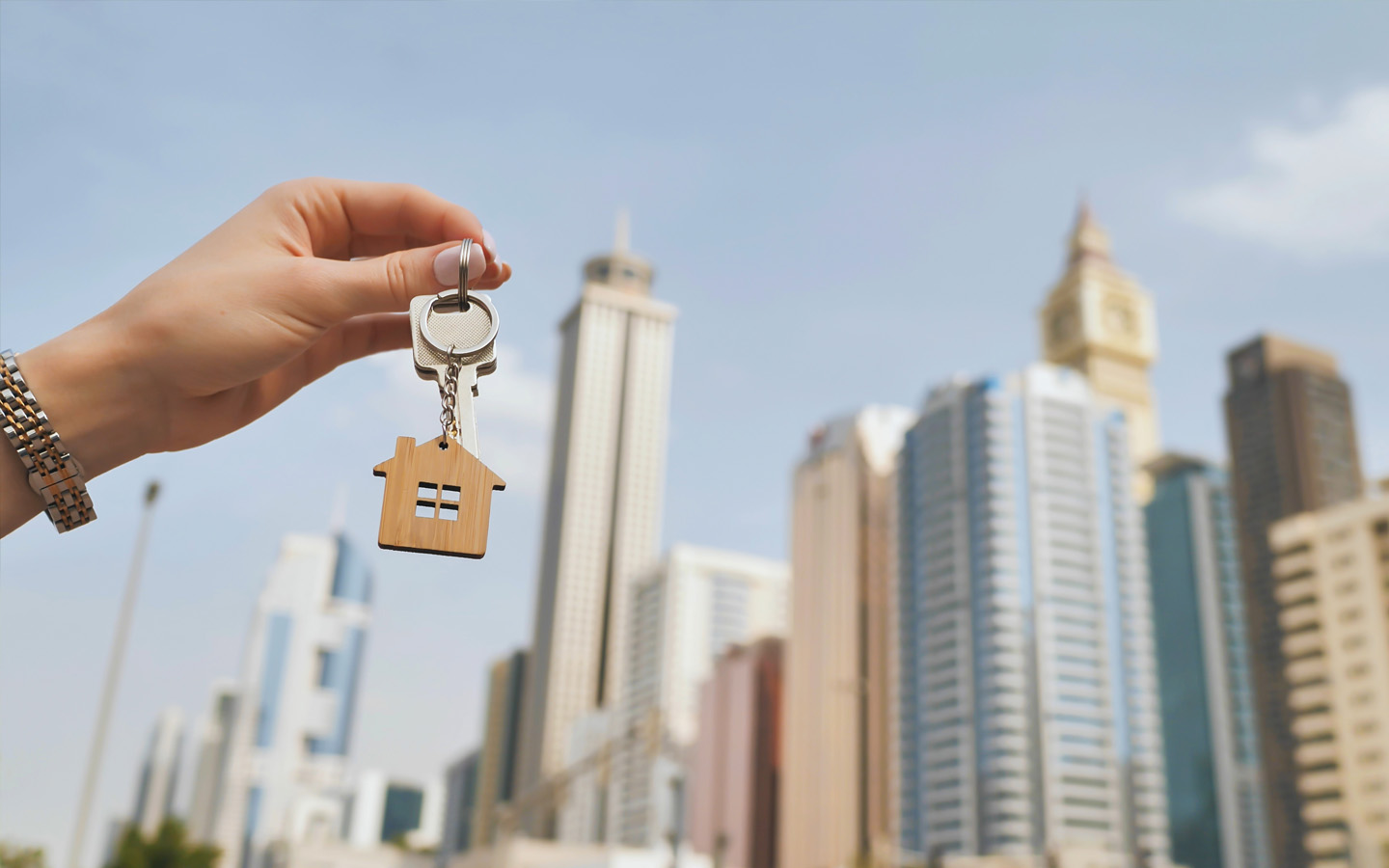 UAE Real Estate Transactions Explained: Legal Duties for Sellers, Buyers, Tenants & Agents